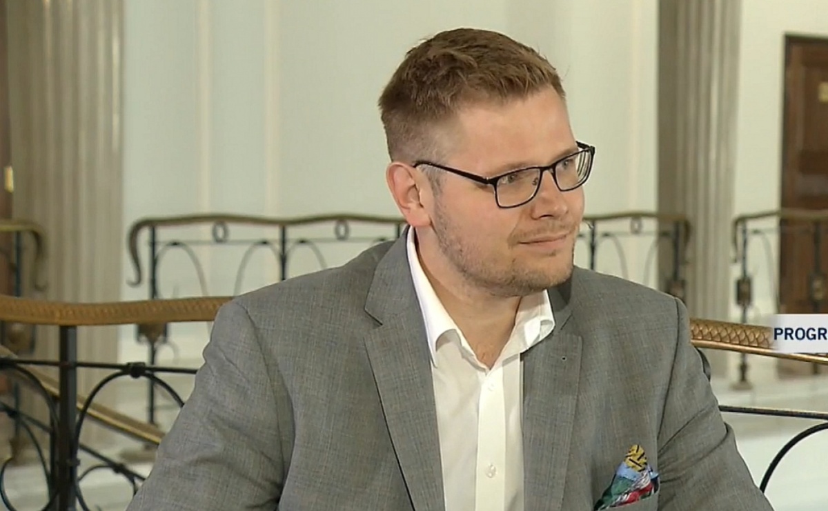 Onet.pl Służby w hotelu poselskim. Przeszukują pokój posła Michała Wosia - Serwis informacyjny z Raciborza - naszraciborz.pl