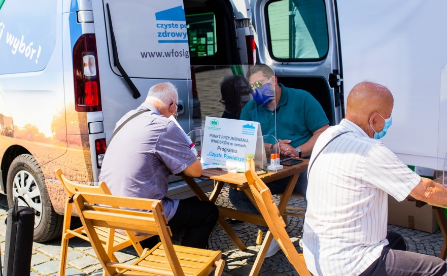 Nowości w programie Czyste Powietrze. Mobilne biuro w SRC  - Serwis informacyjny z Raciborza - naszraciborz.pl