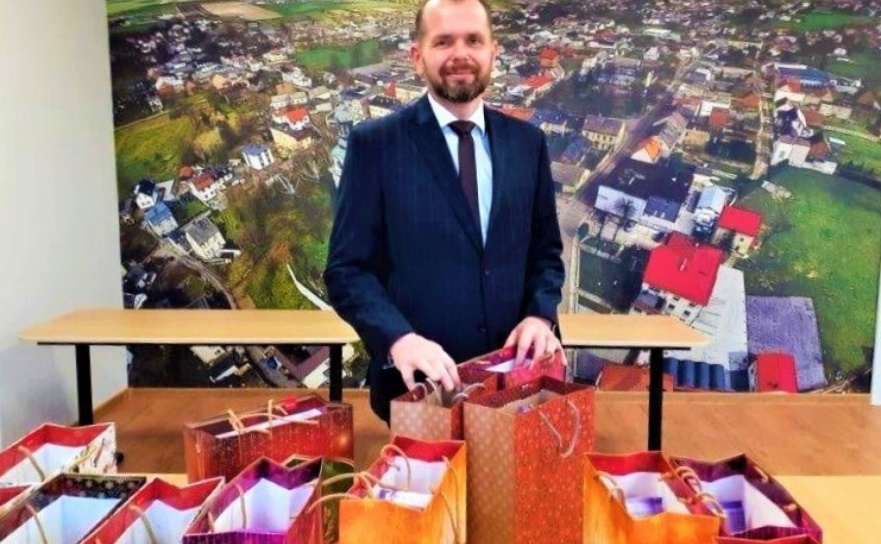 Paczki dla samotnych mieszkańców Gminy Krzanowice - Serwis informacyjny z Raciborza - naszraciborz.pl