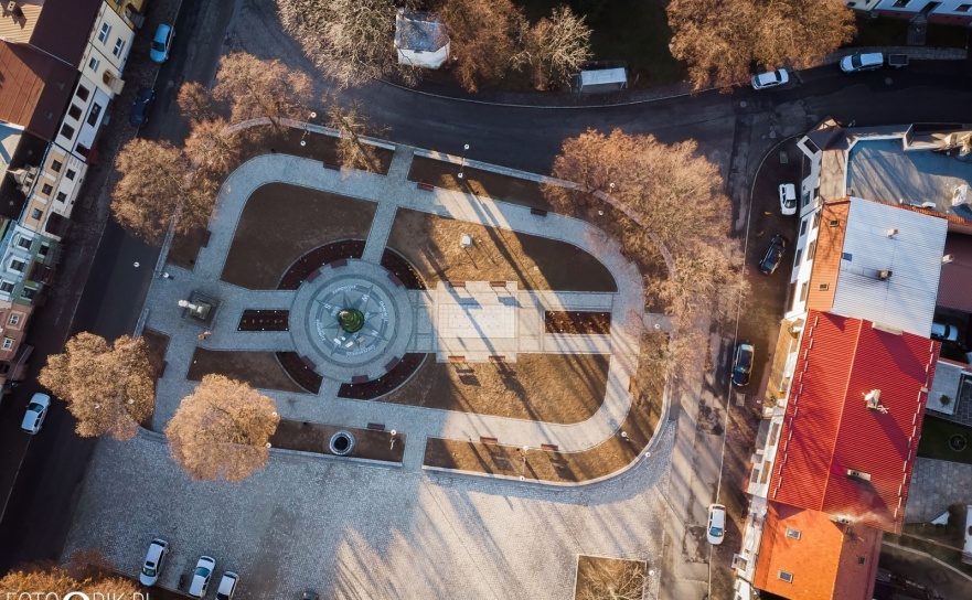 Gmina Krzanowice inwestuje w ekologiczną przyszłość – hybrydowe oświetlenie uliczne - Serwis informacyjny z Raciborza - naszraciborz.pl