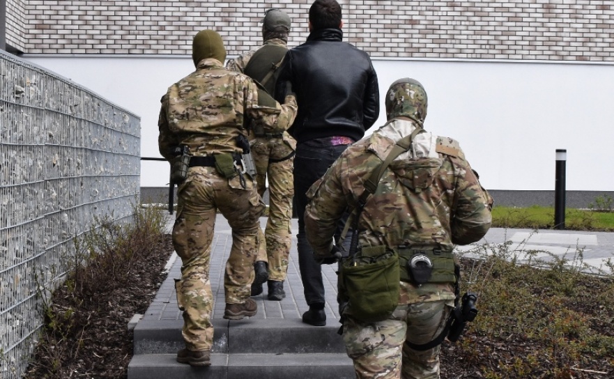 Kary nie pomogły. Konwojem odstawiono ich do granicy - Serwis informacyjny z Raciborza - naszraciborz.pl