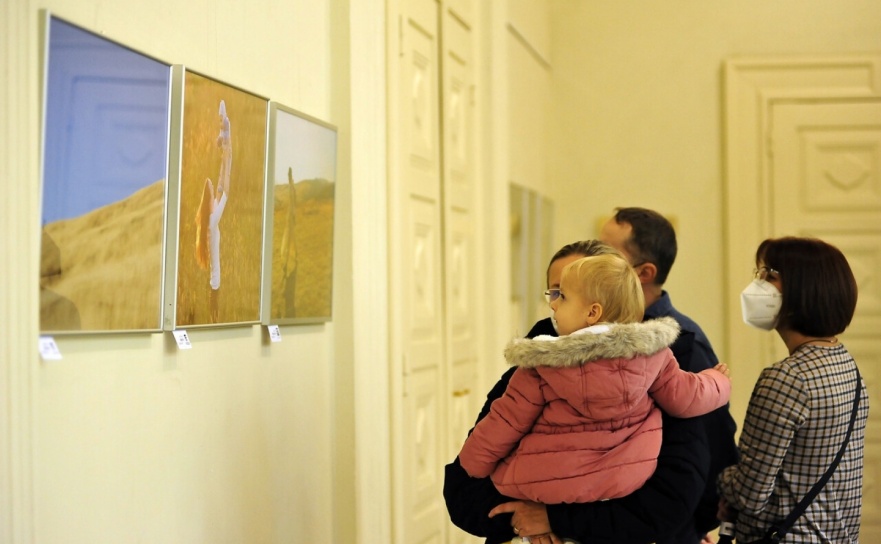 Spojrzenia-Vzhled. Jubileuszowa wystawa FOTONu w Opawie - Serwis informacyjny z Raciborza - naszraciborz.pl