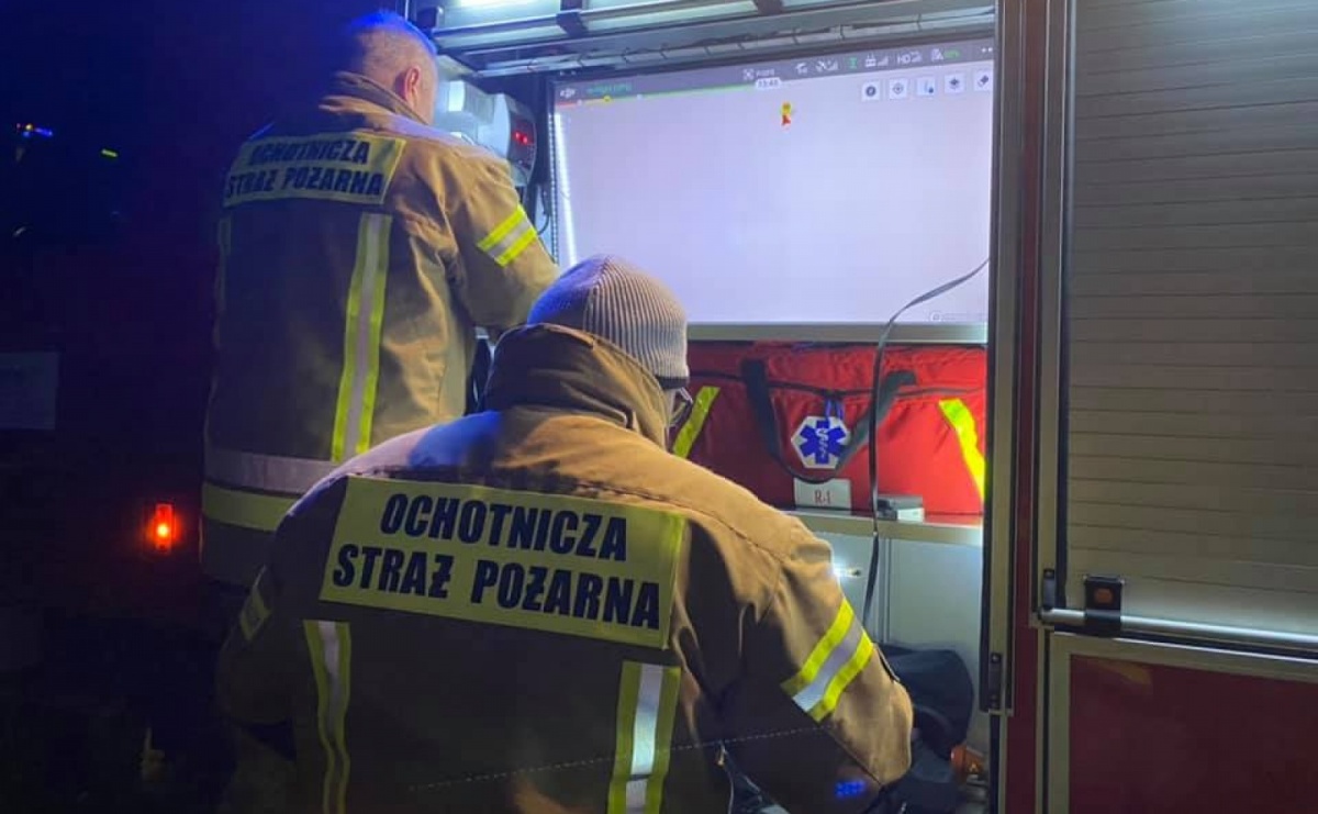 Wojsko, policja i strażacy z dronem na Skłodowskiej w Raciborzu