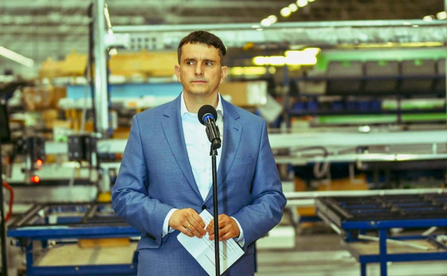 Mateusz Kłosek o trudnej sytuacji Eko-Okien. Negatywna ocena banków - Serwis informacyjny z Raciborza - naszraciborz.pl