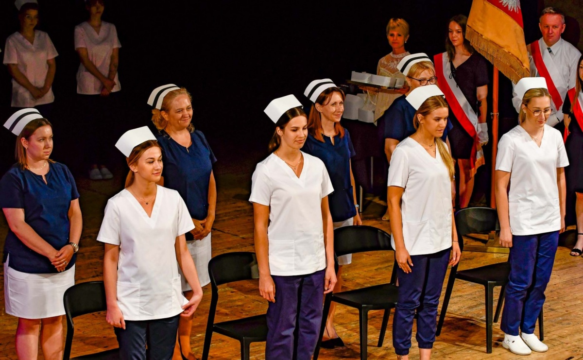 Czepkowanie studentek pielęgniarstwa raciborskiej PWSZ [FOTO i WIDEO] - Serwis informacyjny z Raciborza - naszraciborz.pl