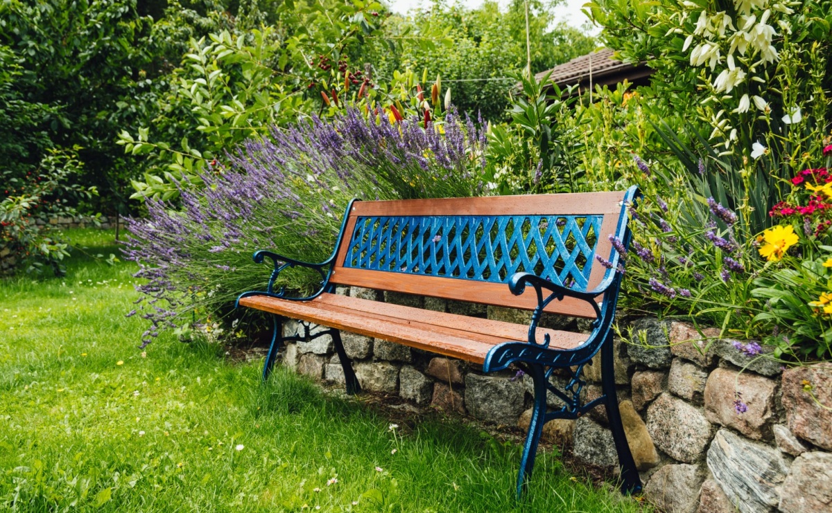 Co warto wiedzieć o ławkach ogrodowych? - Serwis informacyjny z Raciborza - naszraciborz.pl