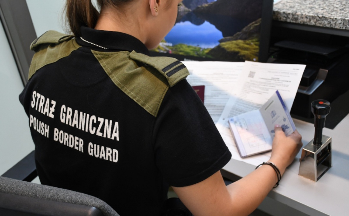 Przylecieli świętować do Polski. Wigilię spędzą za kratkami - Serwis informacyjny z Raciborza - naszraciborz.pl