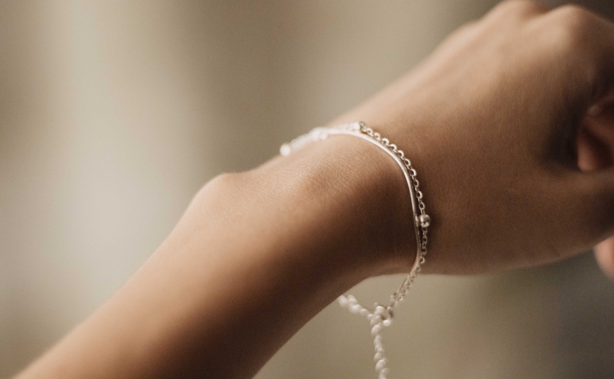 Bransoletki celebrytki - jak dobrać je na prezent? - Serwis informacyjny z Raciborza - naszraciborz.pl