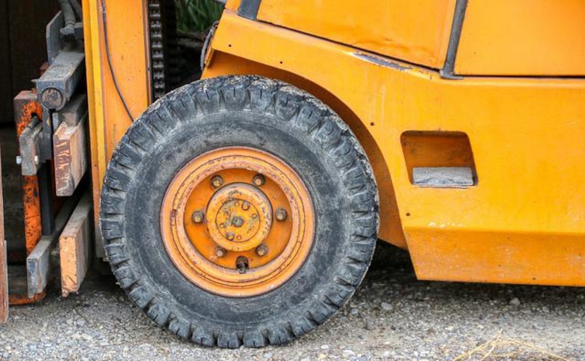 Kto może obsługiwać wózek widłowy? Konieczne są uprawnienia! - Serwis informacyjny z Raciborza - naszraciborz.pl