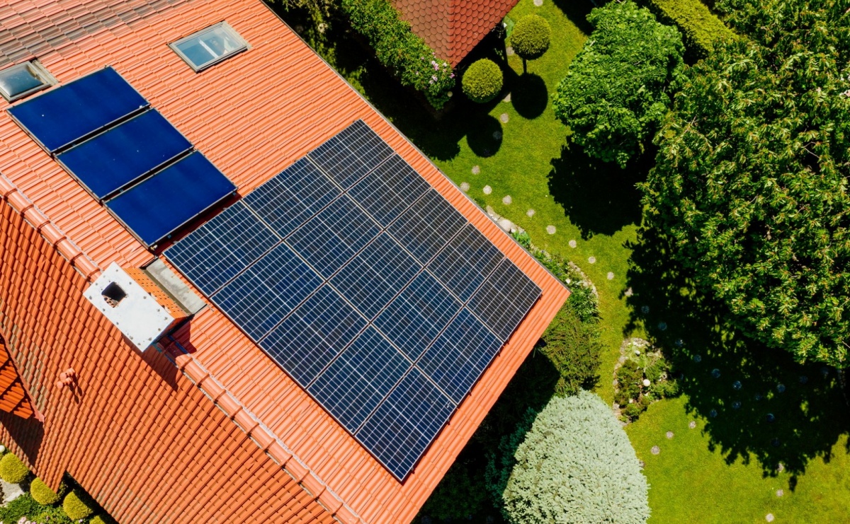 Sprawność paneli solarnych – na czym polega? - Serwis informacyjny z Raciborza - naszraciborz.pl