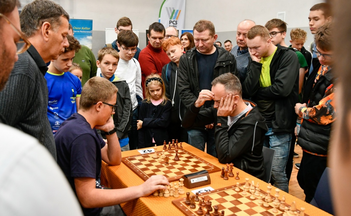 Finałowa runda powiatowej ligi szachowej w Łańcach - Serwis informacyjny z Raciborza - naszraciborz.pl