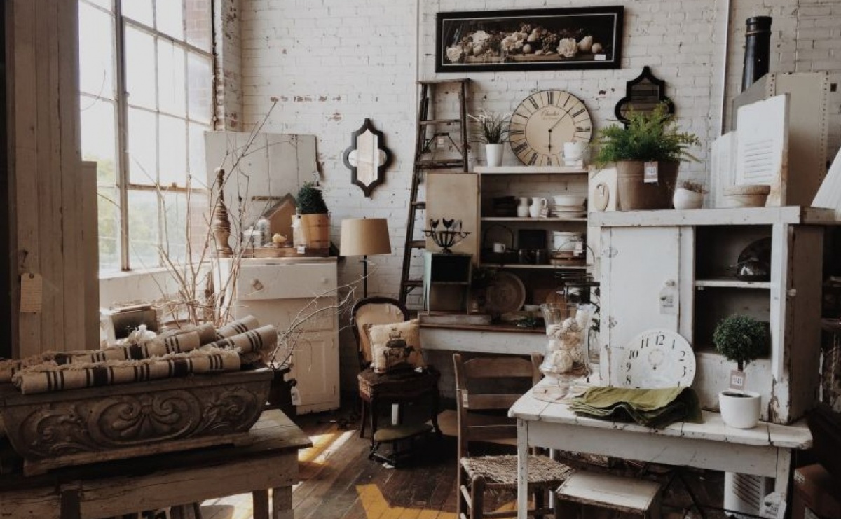 Zabytkowe meble i ozdoby – co znajdziemy na rynku? - Serwis informacyjny z Raciborza - naszraciborz.pl