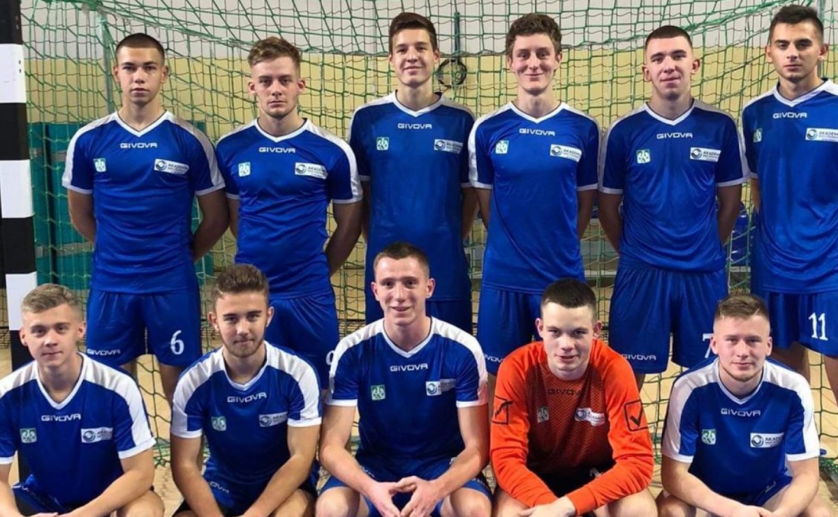 Drużyna męska KU AZS ANS Racibórz w futsalu na podium! Mamy brąz! - Serwis informacyjny z Raciborza - naszraciborz.pl