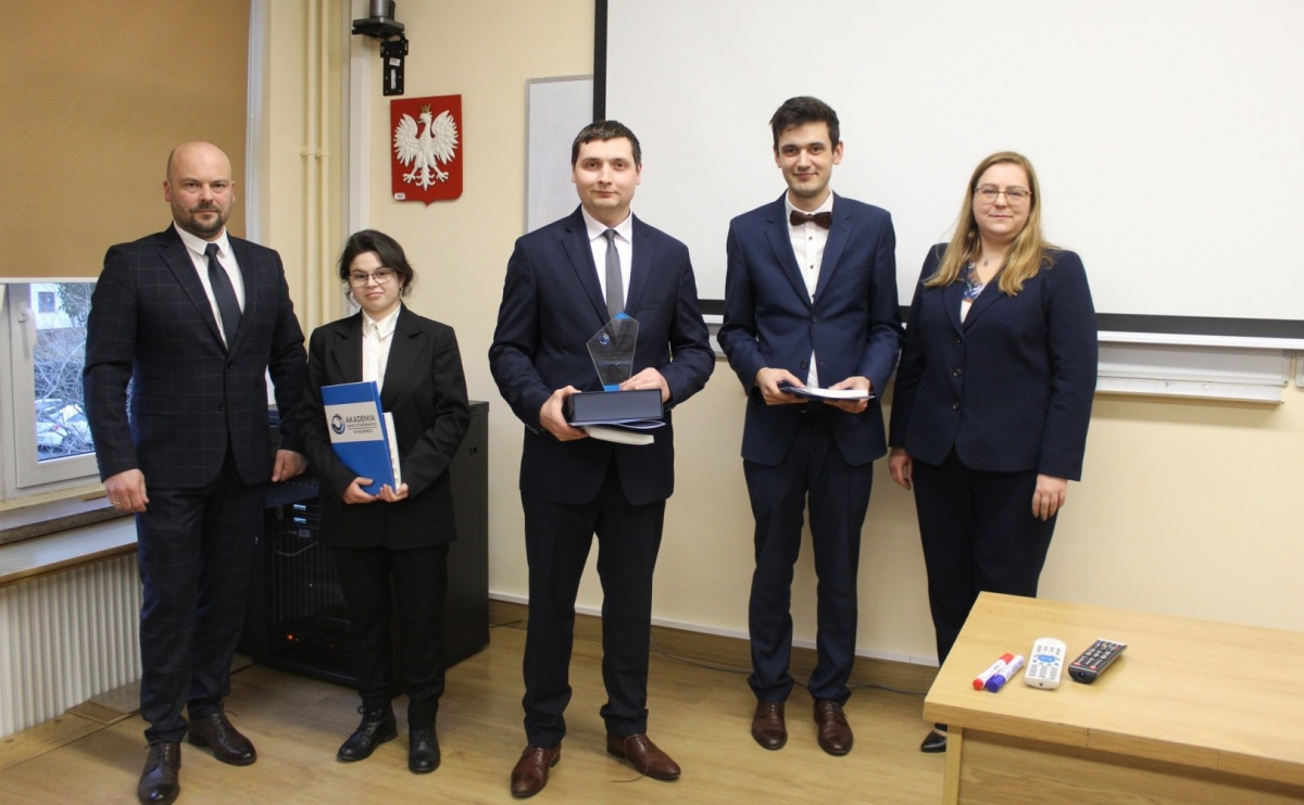 Robot, rower i inkubator - najlepsze projekty inżynierskie z raciborskiej ANS - Serwis informacyjny z Raciborza - naszraciborz.pl