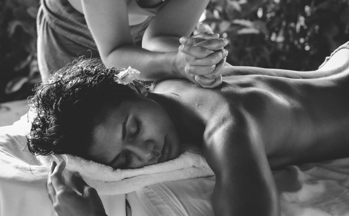 Składane stoły do masażu i ich zalety - Serwis informacyjny z Raciborza - naszraciborz.pl