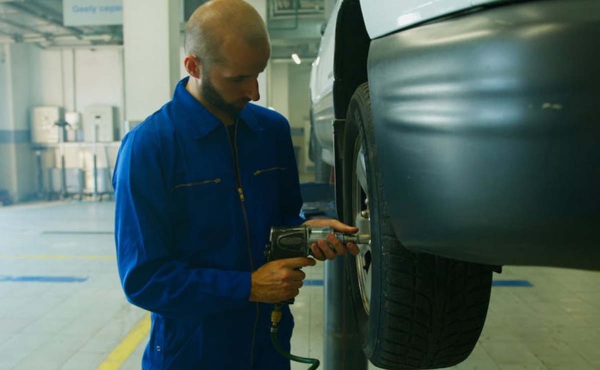 Jak działa i kiedy warto stosować klucz udarowy? - Serwis informacyjny z Raciborza - naszraciborz.pl