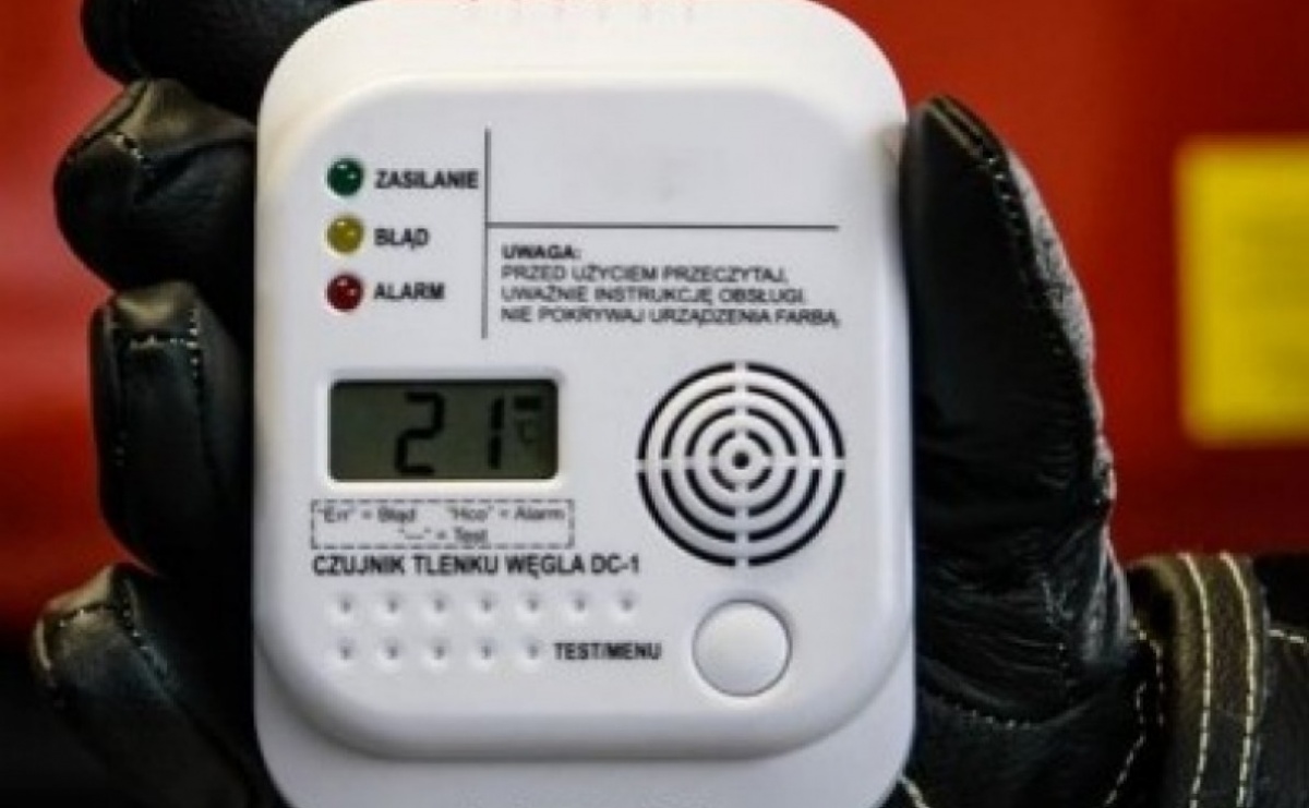 Alarm z czujki czadu w mieszkaniu przy Katowickiej [FOTO] - Serwis informacyjny z Raciborza - naszraciborz.pl