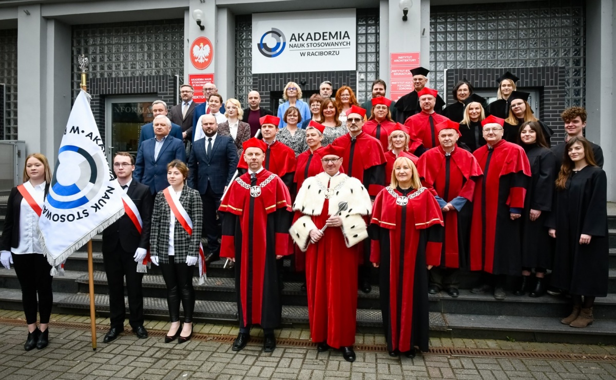 Nowy etap w życiu raciborskiej uczelni. Uroczyste obrady senatu ANS - Serwis informacyjny z Raciborza - naszraciborz.pl