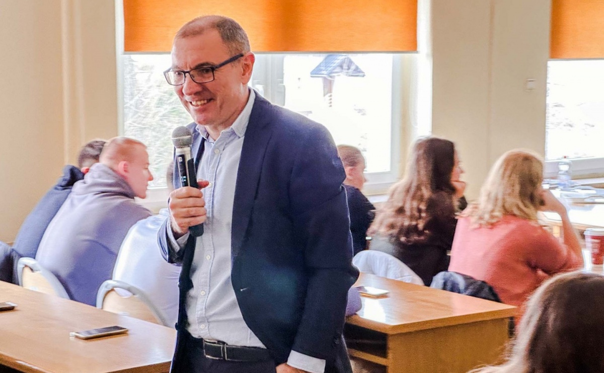 Transformacja czy stagnacja? Wyzwania i szanse dla miast średnich w erze cyfrowej rewolucji przemysłowej - Serwis informacyjny z Raciborza - naszraciborz.pl