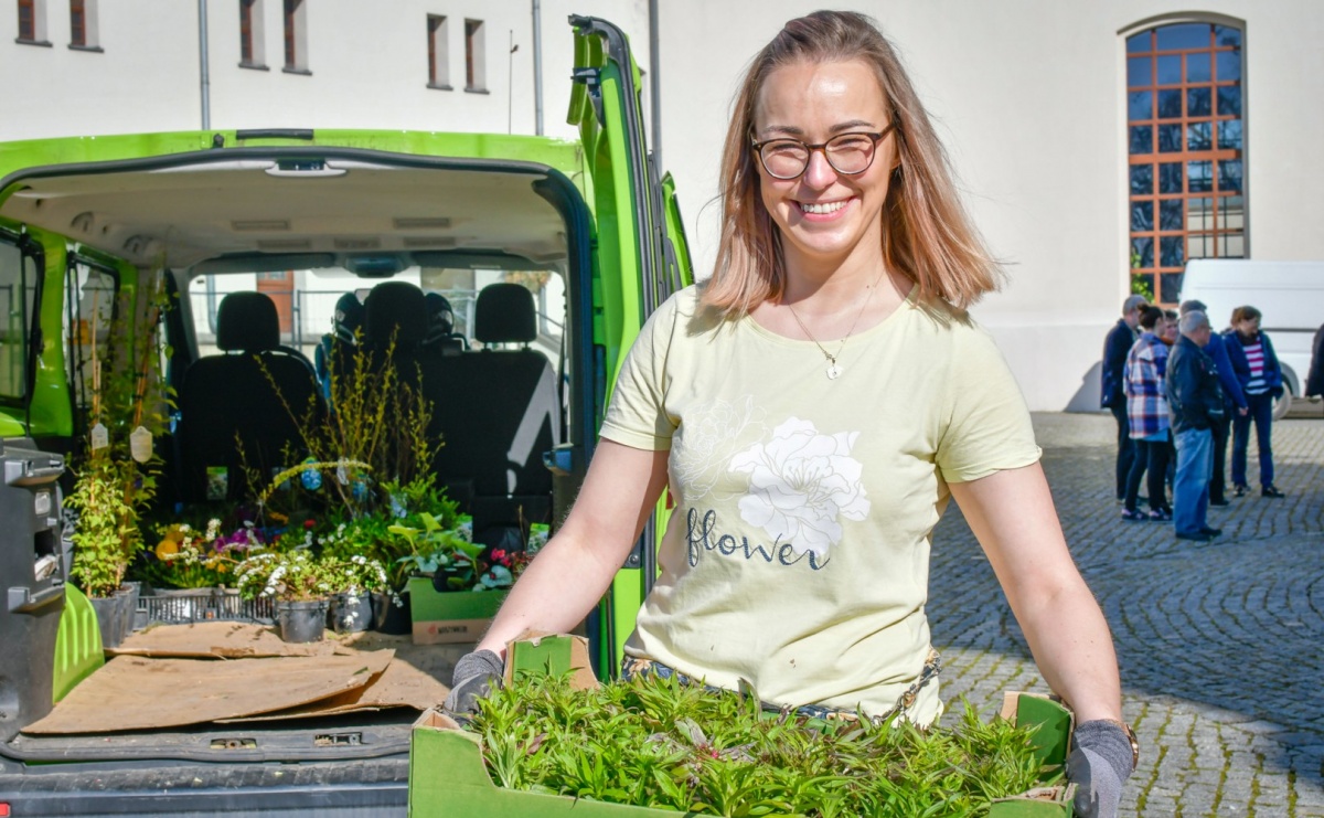 Jarmark kwiatów i muzyka filmowa w plenerze - Serwis informacyjny z Raciborza - naszraciborz.pl