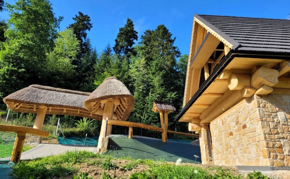 Ściany domu z kamienia naturalnego - piaskowiec  - Serwis informacyjny z Raciborza - naszraciborz.pl