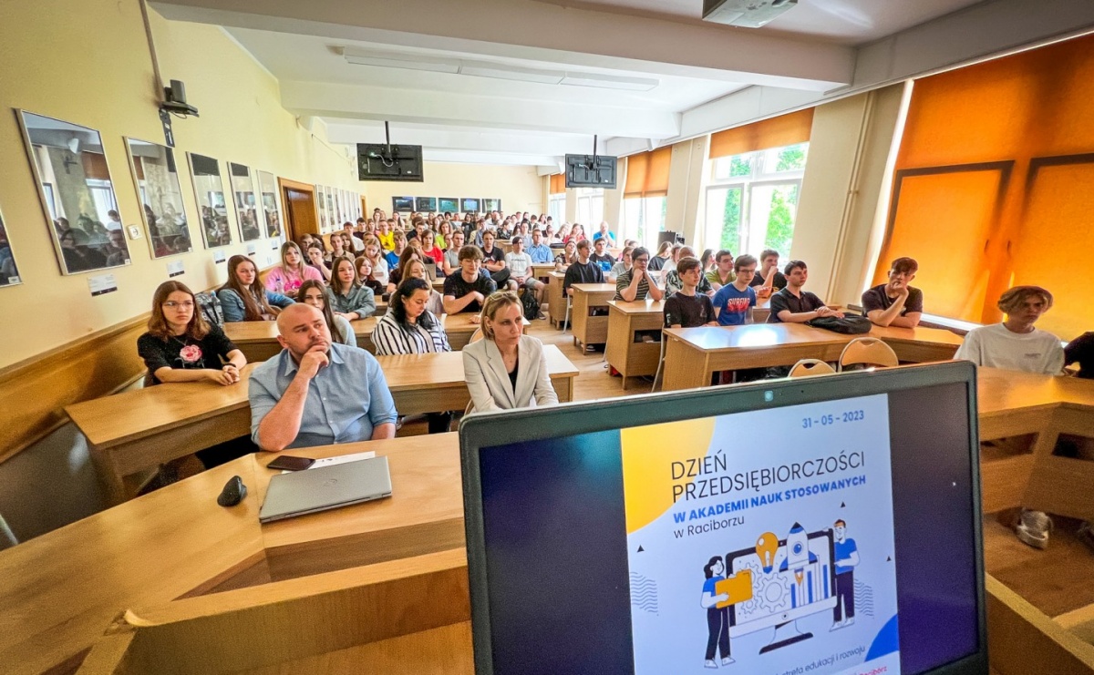 Nie ulegajcie pokusie etatu. Dzień Przedsiębiorczości w raciborskiej uczelni [FOTO i WIDEO] - Serwis informacyjny z Raciborza - naszraciborz.pl