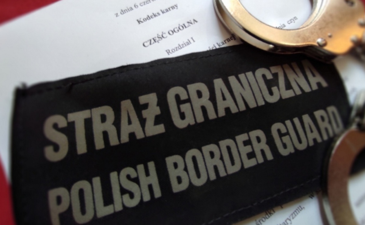 Wracali do Polski, Śląska Straż Graniczna zatrzymała ich na lotnisku - Serwis informacyjny z Raciborza - naszraciborz.pl