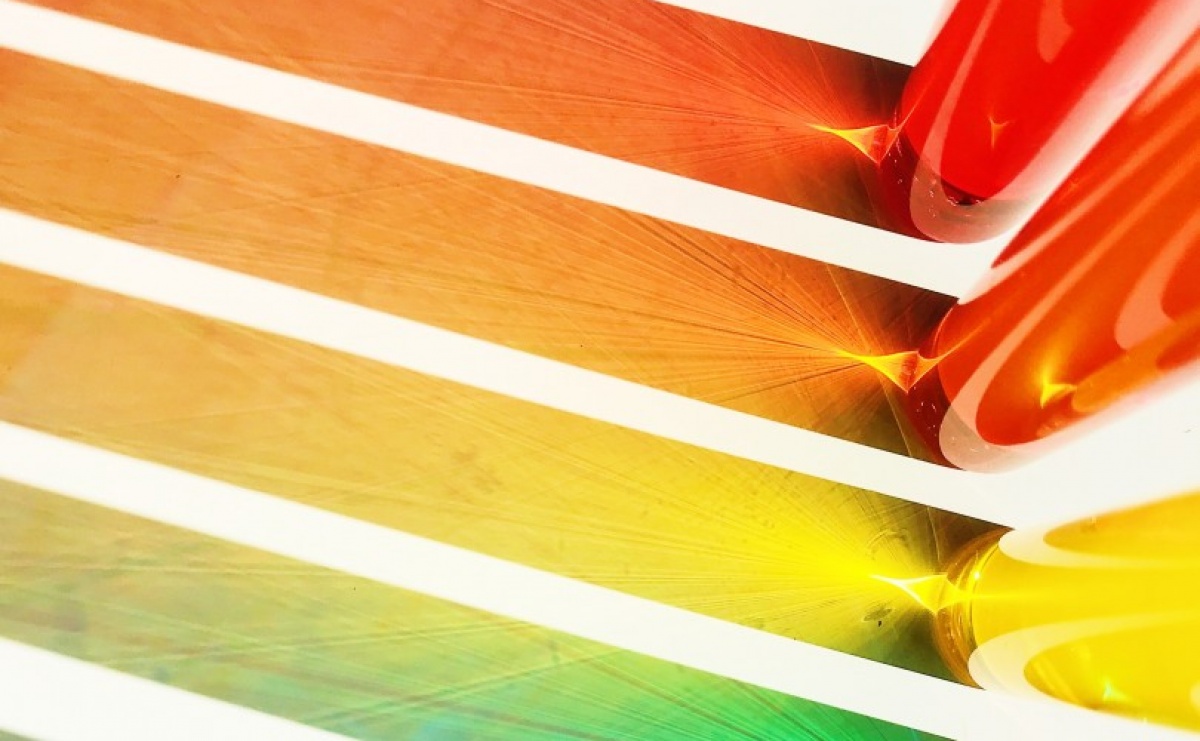 Lakier LED – czym różni się od tradycyjnego lakieru UV? - Serwis informacyjny z Raciborza - naszraciborz.pl