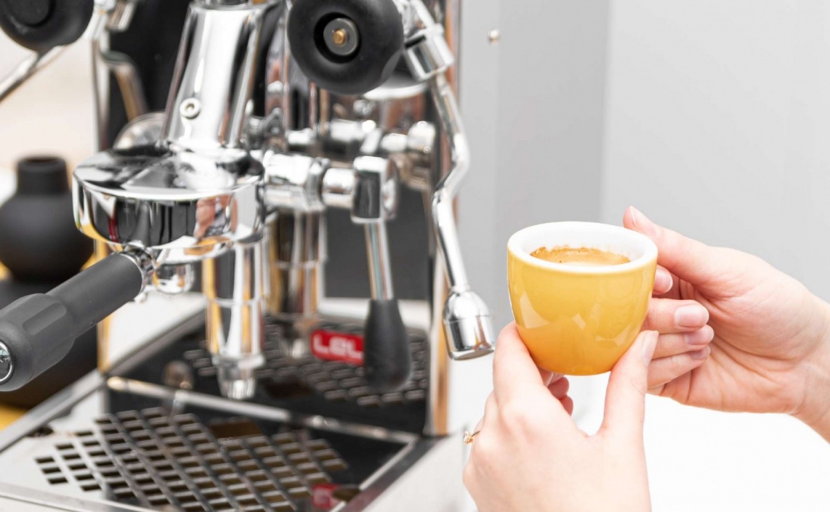 Jak przyrządzić dobre espresso (i nie tylko!) dzięki ekspresowi z młynkiem - Serwis informacyjny z Raciborza - naszraciborz.pl