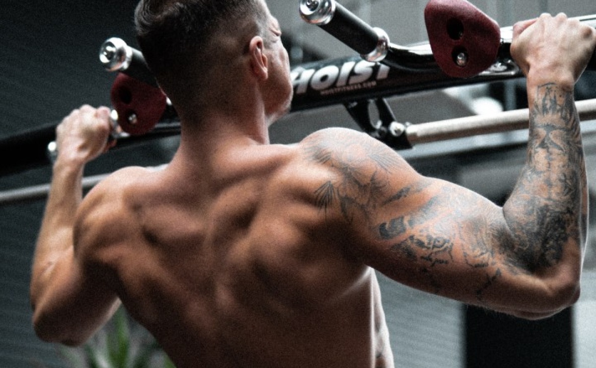 Chcesz zbudować masę mięśniową – co musisz wiedzieć o białku i kreatynie? - Serwis informacyjny z Raciborza - naszraciborz.pl