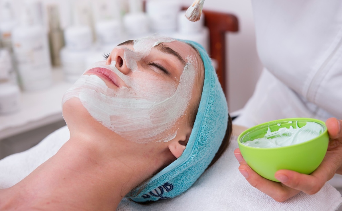 3 zabiegi kosmetyczne, które wesprą Twoją skórę po sezonie letnim - Serwis informacyjny z Raciborza - naszraciborz.pl