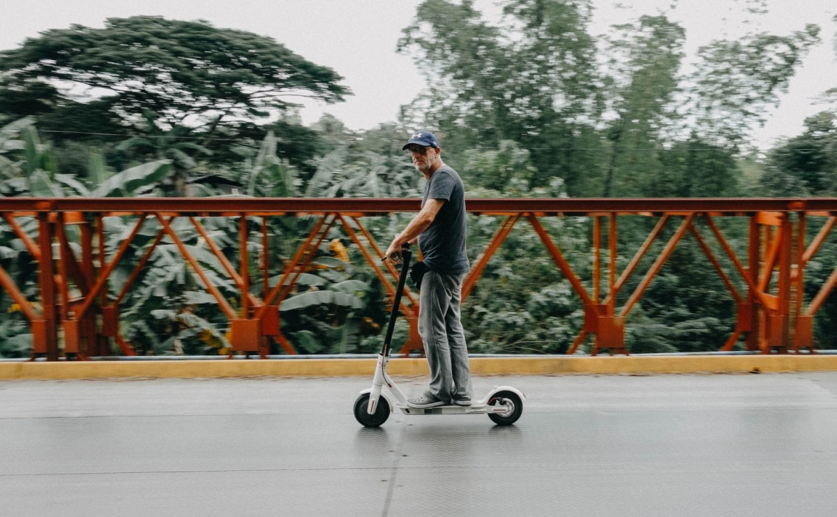 Zalety korzystania z hulajnóg elektrycznych - Serwis informacyjny z Raciborza - naszraciborz.pl