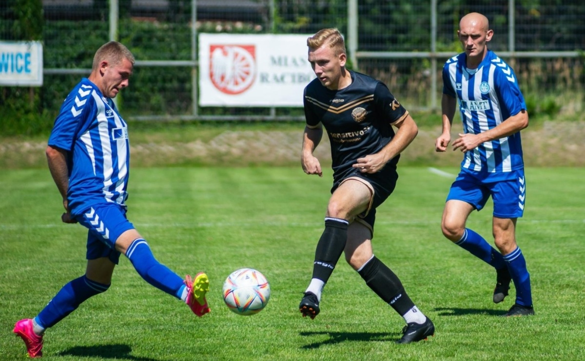 Problem z boiskiem dla Markowic. Oferta znacznie droższa niż budżet - Serwis informacyjny z Raciborza - naszraciborz.pl