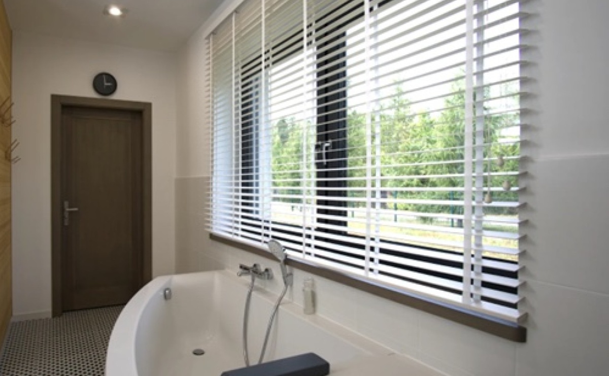 Nowoczesne żaluzje okienne – w jakich wnętrzach się sprawdzą? Niecodzienne propozycje - Serwis informacyjny z Raciborza - naszraciborz.pl