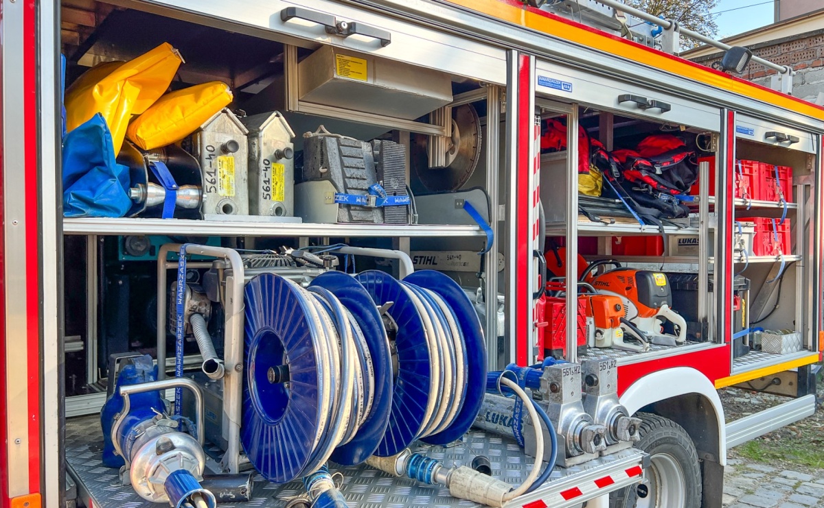 Wołanie o pomoc z mieszkania przy Lotniczej - Serwis informacyjny z Raciborza - naszraciborz.pl