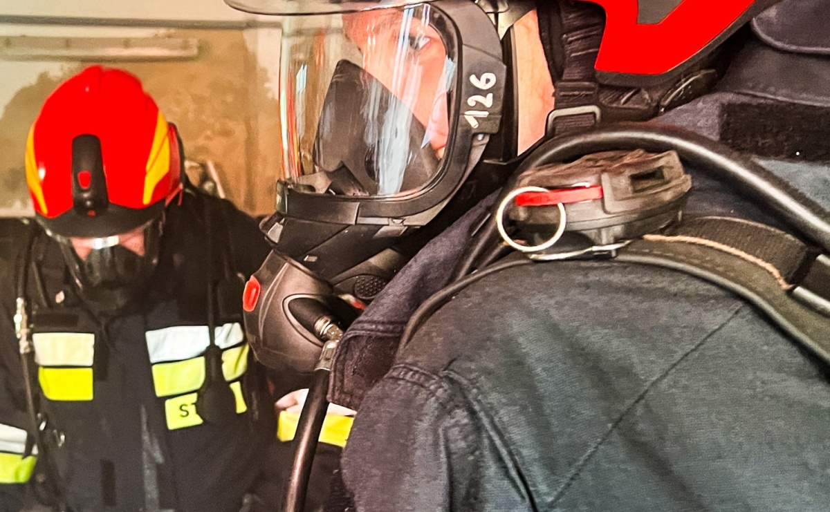 Pożar trawy, zapach spalenizny i kot w opałach. Sobota strażaków [RAPORT 998] - Serwis informacyjny z Raciborza - naszraciborz.pl