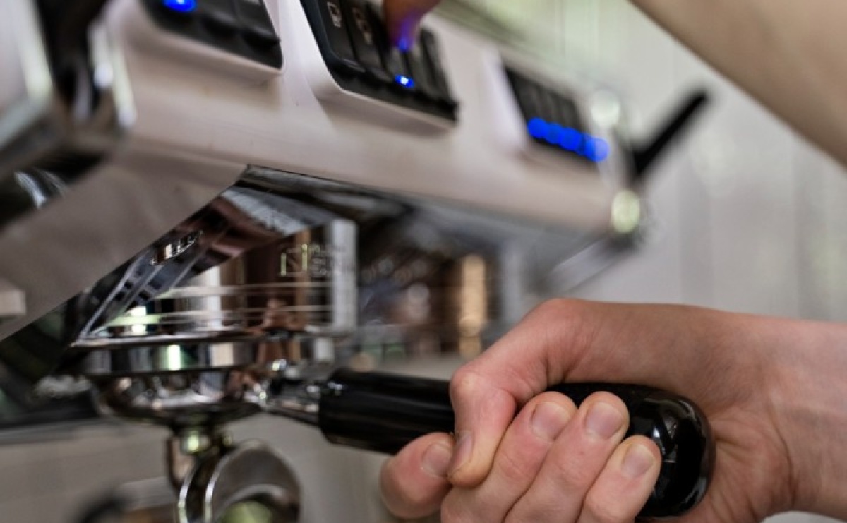 Kiedy warto oddać ekspres do kawy do profesjonalnego serwisu? - Serwis informacyjny z Raciborza - naszraciborz.pl