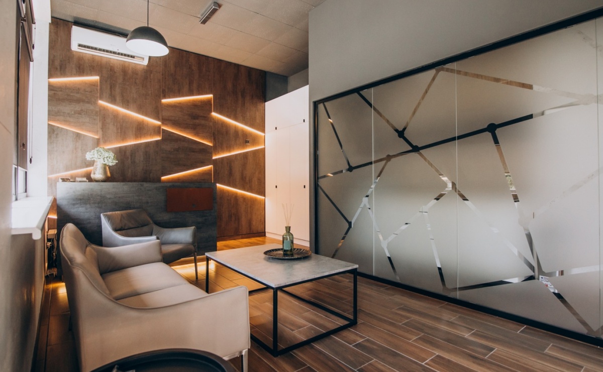 Oświetlenie główne w salonie - na jakie lampy postawić? - Serwis informacyjny z Raciborza - naszraciborz.pl