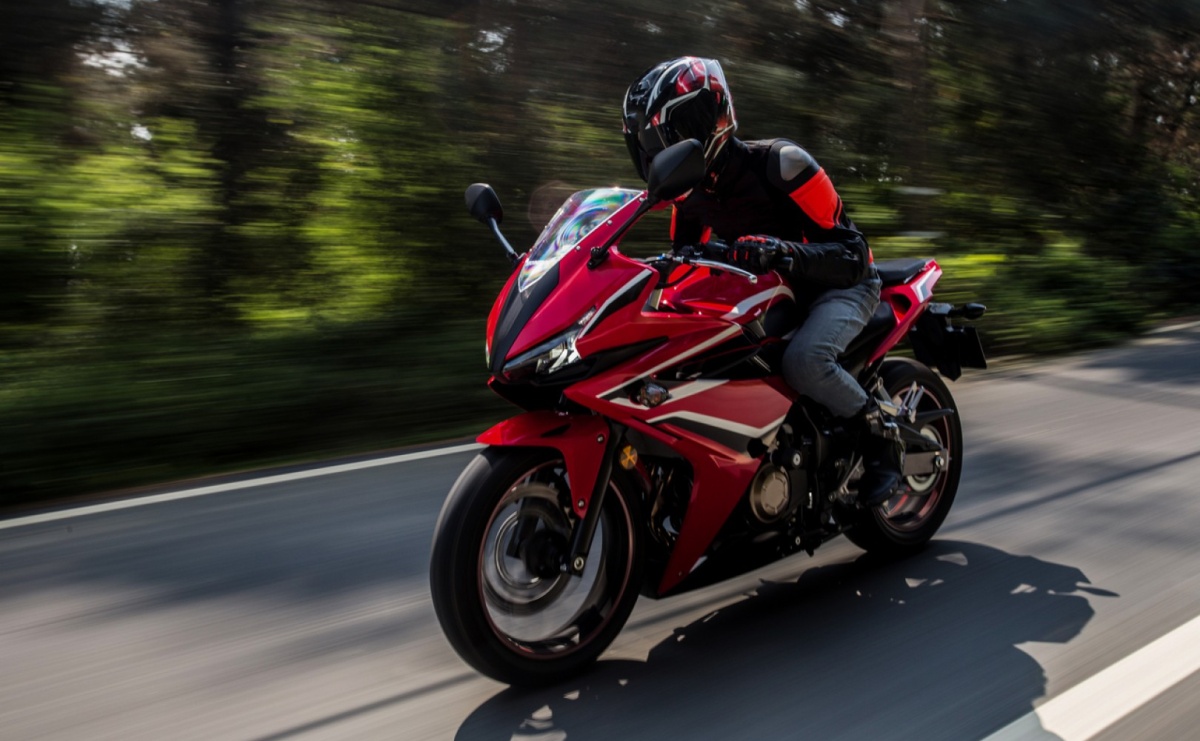 Motocykl 125 – jaki strój wybrać do komfortowej jazdy takim jednośladem? Odpowiadamy! - Serwis informacyjny z Raciborza - naszraciborz.pl