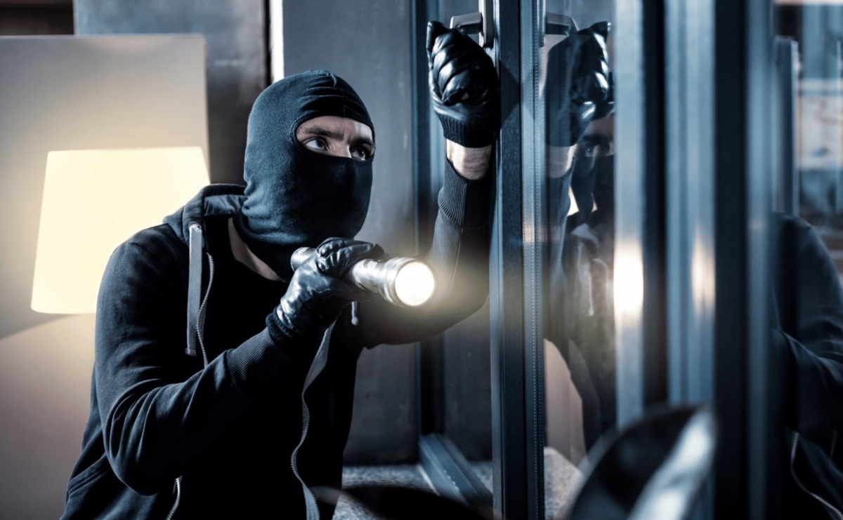 Pożar w garażu, pęknięta rura u sąsiada, a może złodziej? Ubezpiecz mieszkanie i nie martw się więcej! - Serwis informacyjny z Raciborza - naszraciborz.pl