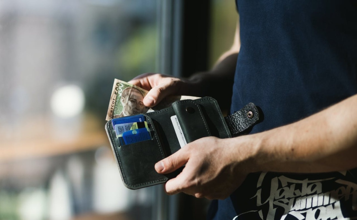 Portfele Męskie: Eleganckie Akcesoria na Miarę Twojego Stylu - Serwis informacyjny z Raciborza - naszraciborz.pl