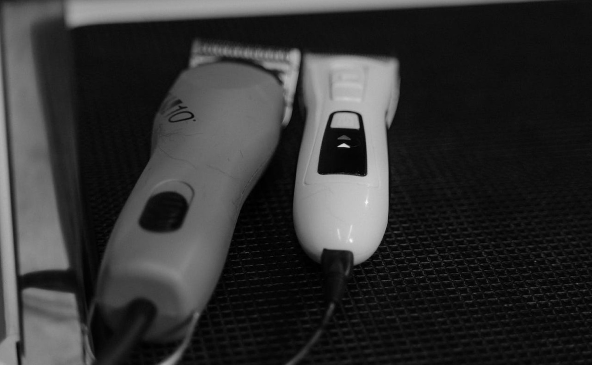 Maszynka fryzjerska — niezbędny sprzęt w stylizacji fryzur i zarostu - Serwis informacyjny z Raciborza - naszraciborz.pl