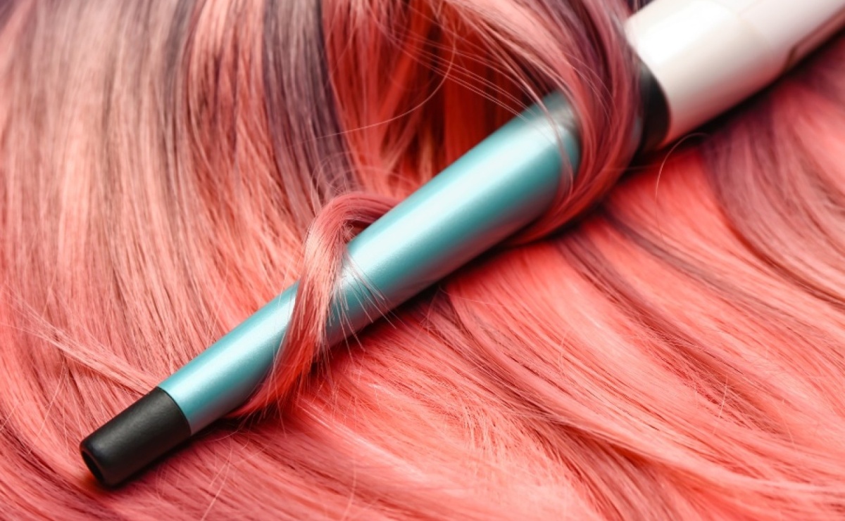 Sekrety perfekcyjnych loków - porady i triki używania urządzeń do kręcenia włosów - Serwis informacyjny z Raciborza - naszraciborz.pl