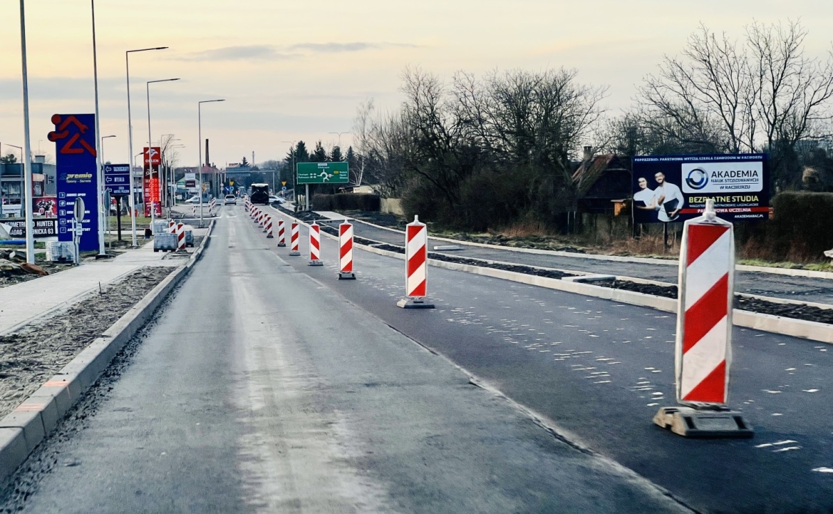 Na Rybnickiej będą frezować nawierzchnię. Została źle położona - Serwis informacyjny z Raciborza - naszraciborz.pl