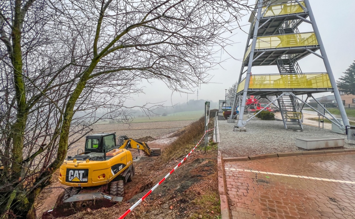 Przy wieży w Pogrzebieniu powstaje zielony punkt - Serwis informacyjny z Raciborza - naszraciborz.pl