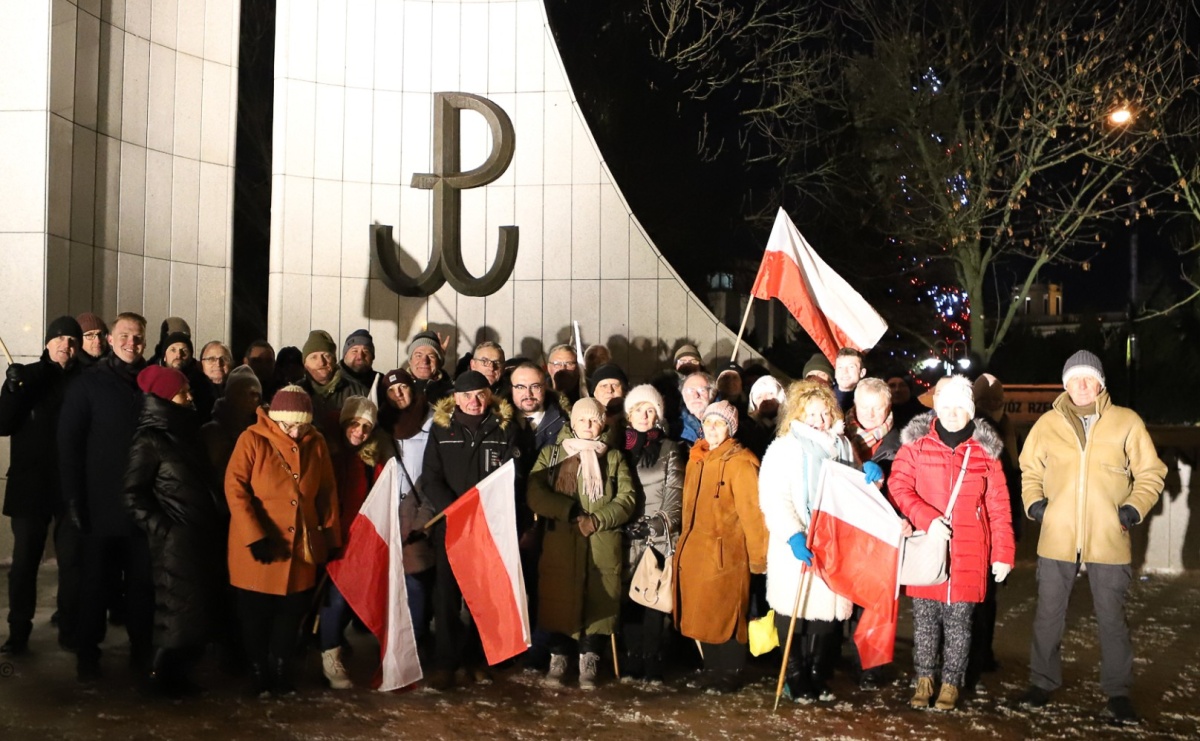 Protest wolnych Polaków - grupa raciborska [FOTO i WIDEO] - Serwis informacyjny z Raciborza - naszraciborz.pl