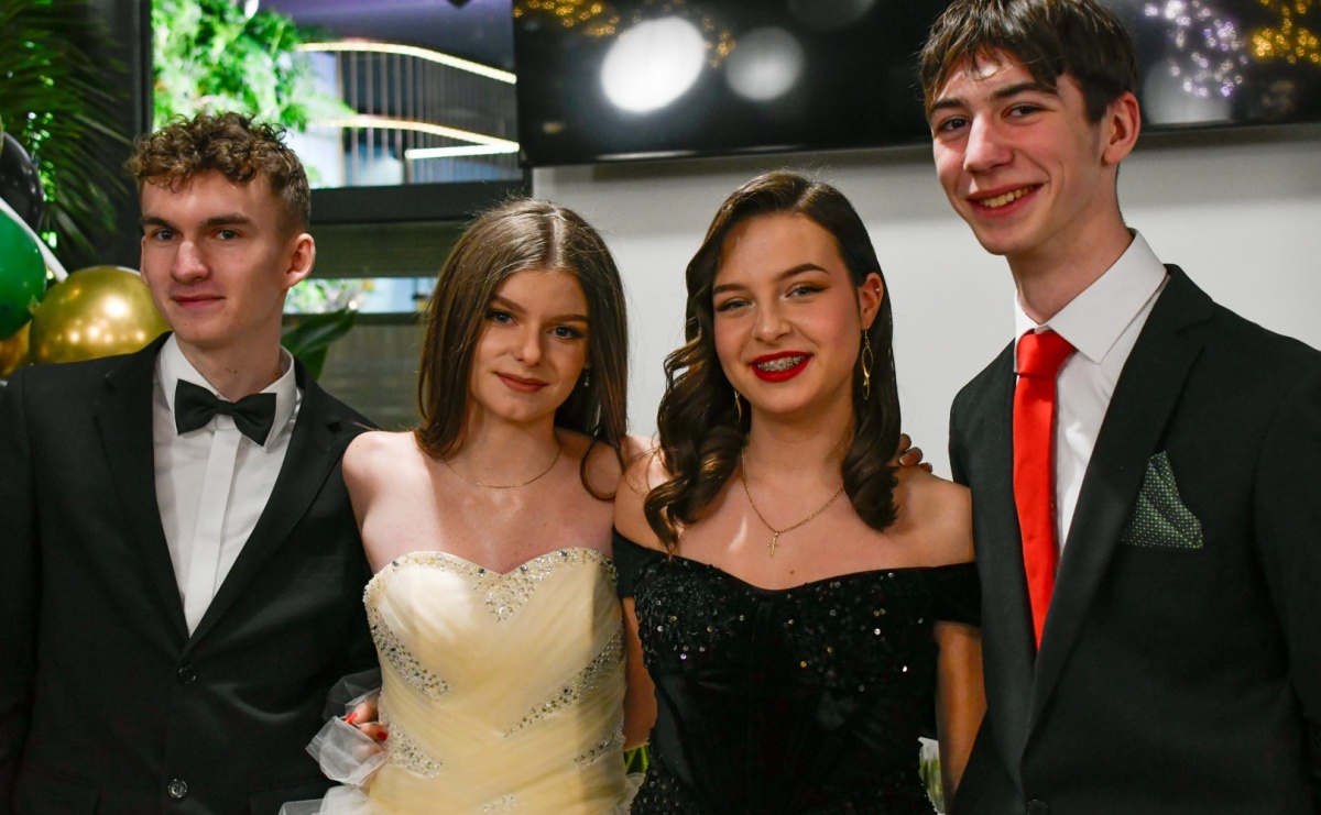 Studniówka Diecezjalnego LO w Raciborzu [FOTO i WIDEO] - Serwis informacyjny z Raciborza - naszraciborz.pl