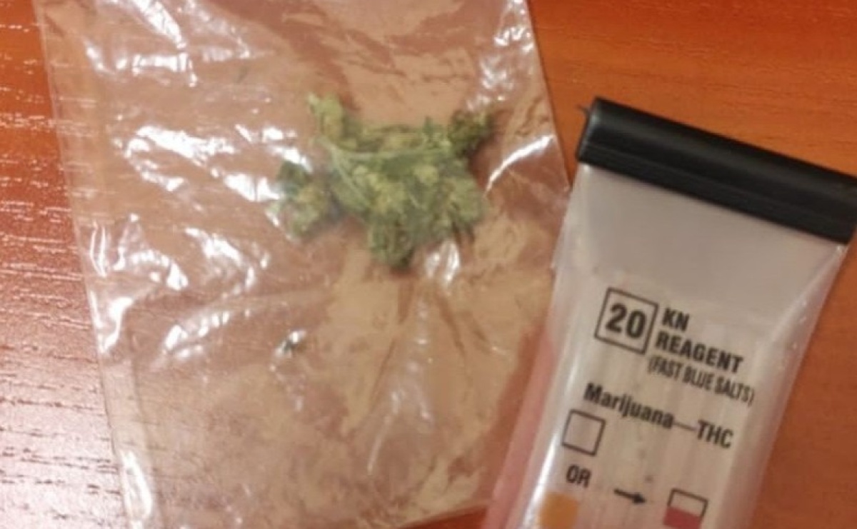 Niedopałek wyrzucony z BMW doprowadził policjantów do narkotyków - Serwis informacyjny z Raciborza - naszraciborz.pl