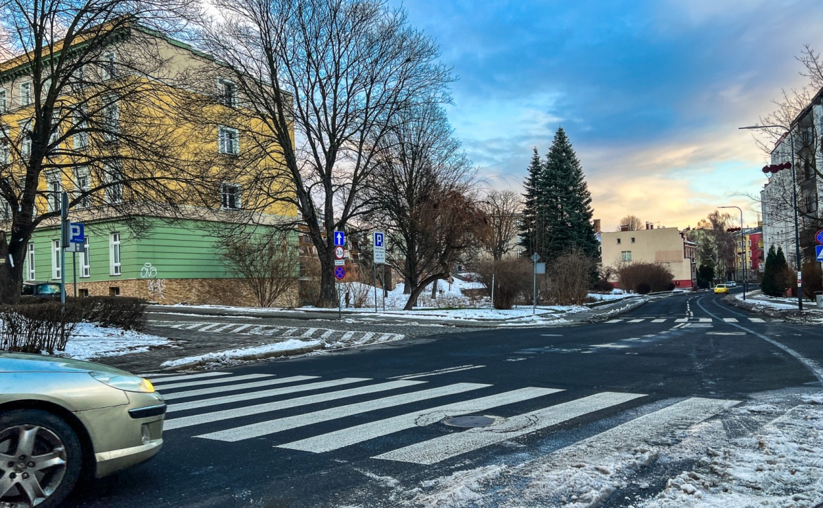 Miał być apartamentowiec w centrum Raciborza. Teraz działkę wystawiono na sprzedaż - Serwis informacyjny z Raciborza - naszraciborz.pl