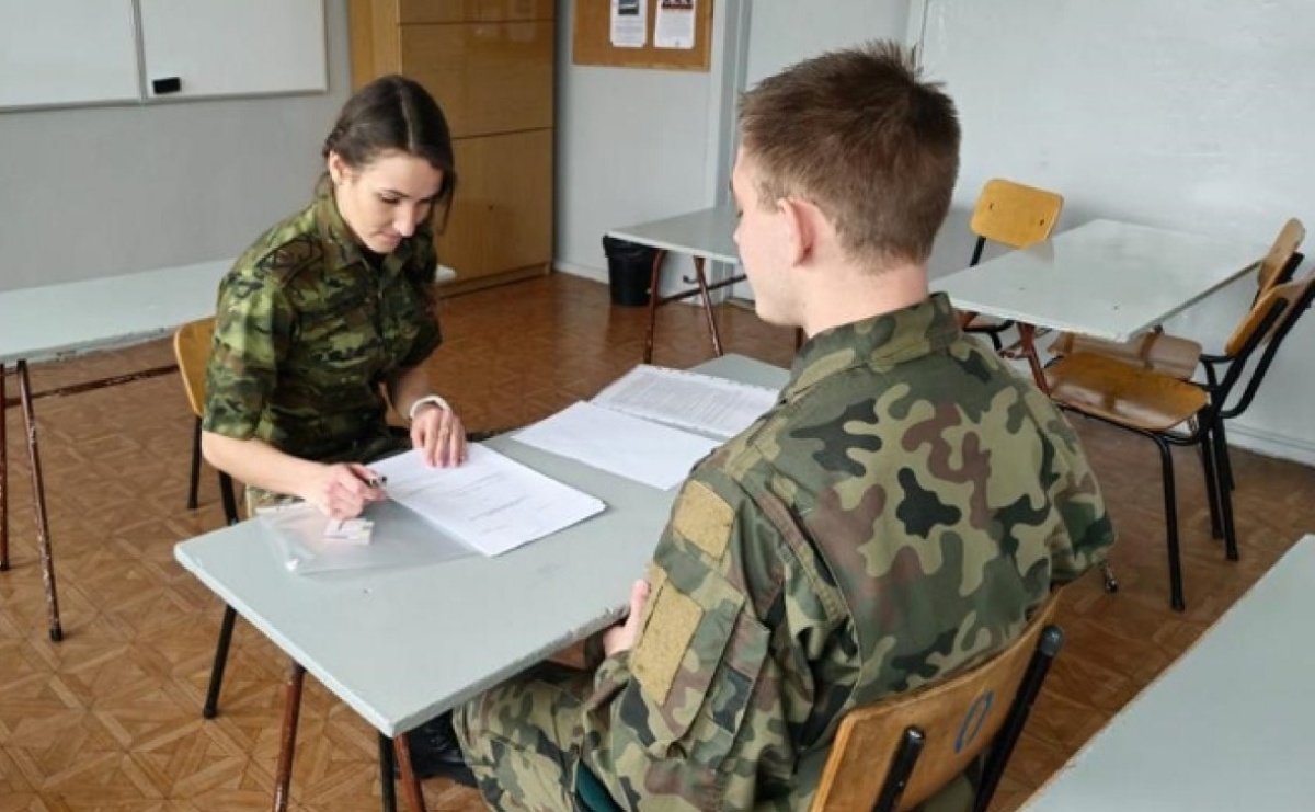 Przyszli absolwenci klas o profilu Straży Granicznej nie tracą czasu i już teraz postanowili rozpocząć procedurę rekrutacyjną - Serwis informacyjny z Raciborza - naszraciborz.pl